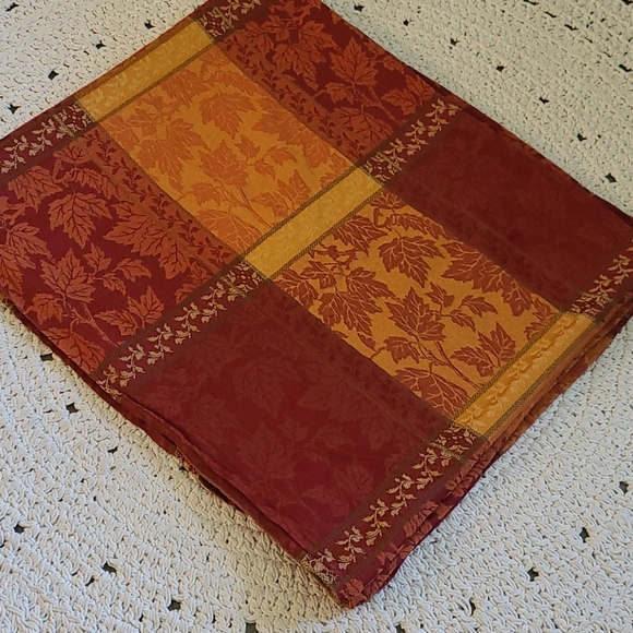 117 BY 50 INCHES FALL TABLE CLOTH, WALL ART MULTI - Picture 2 of 16